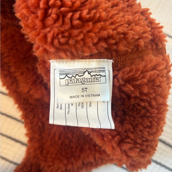 Patagonia Orange and Blue Puffer Jacket - Picture 5 of 5